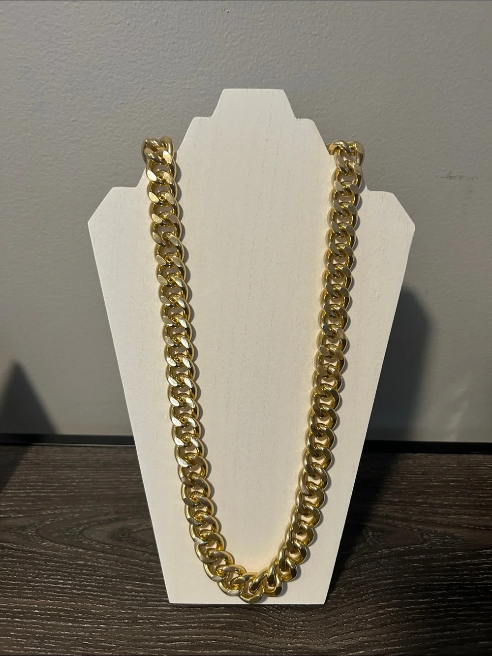 Chunky gold chain necklace
